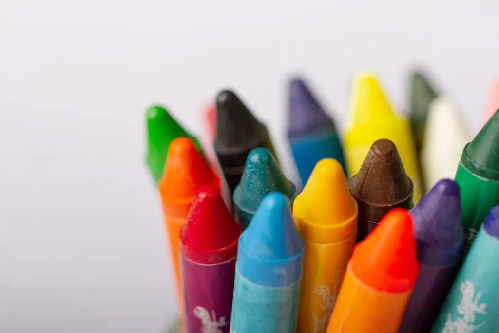 Colouring crayons